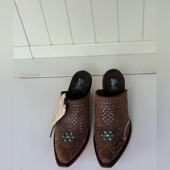 Dan Post Ladies Tan Oiled Mule with Studs and Cushion Comfort Insole DPP5099 - Picture 2 of 8